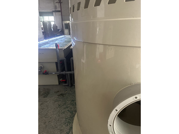 澳龍暫氧池 室內養殖區 活魚箱養殖